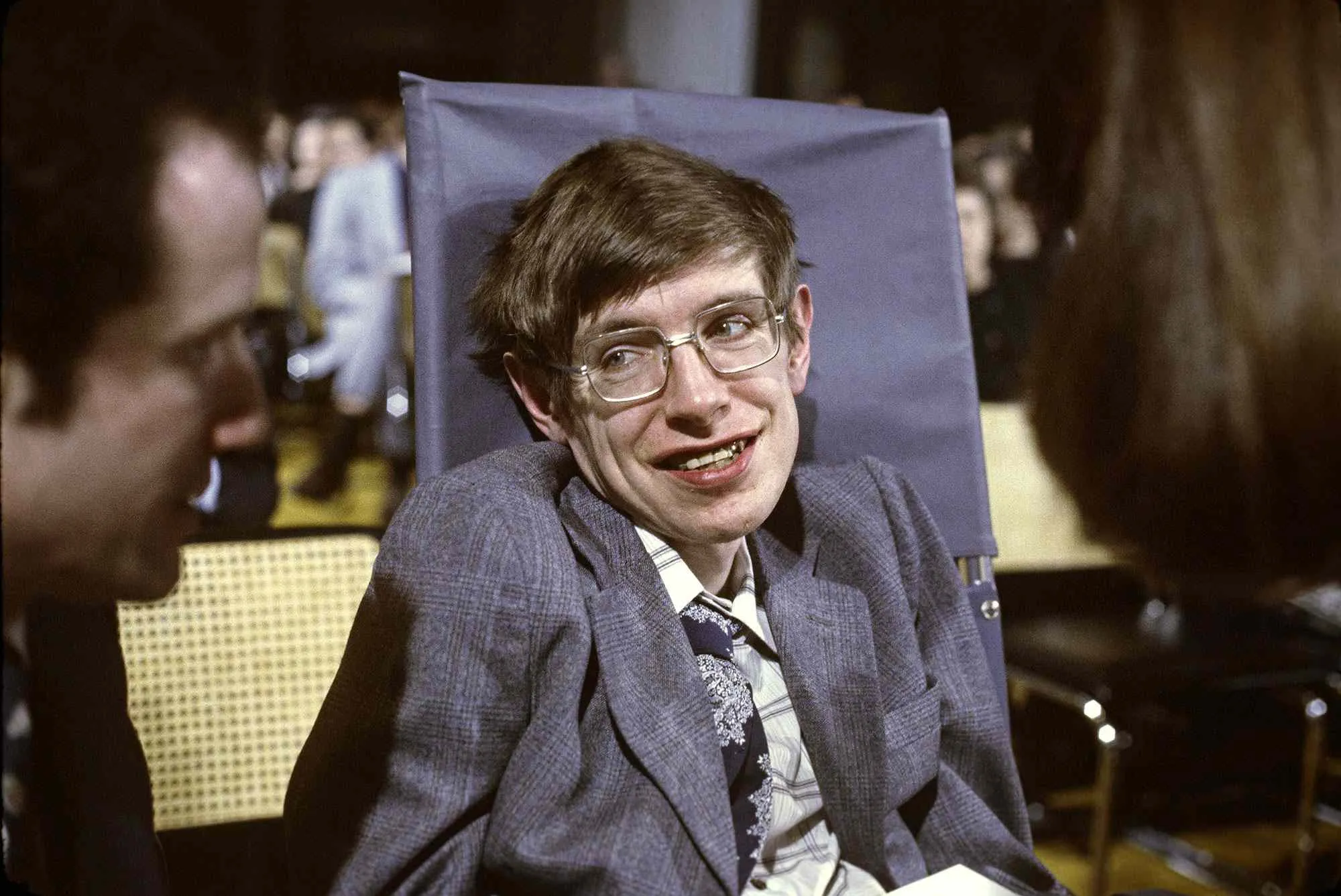Stephen Hawking Dead: Life in Photos