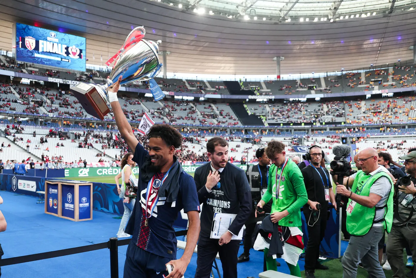 Football : ancien milieu du PSG, Rafinha prend sa retraite à 32 ans ...